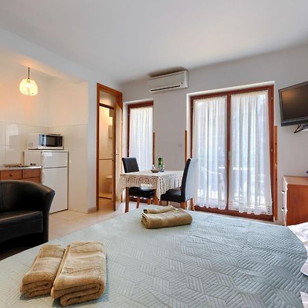 Apartment Alba - Roj157 By Interhome Rovigno Esterno foto